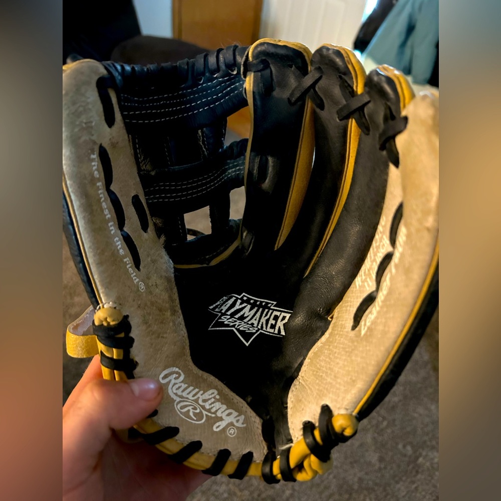 Rawlings Playmaker Series Baseball Glove